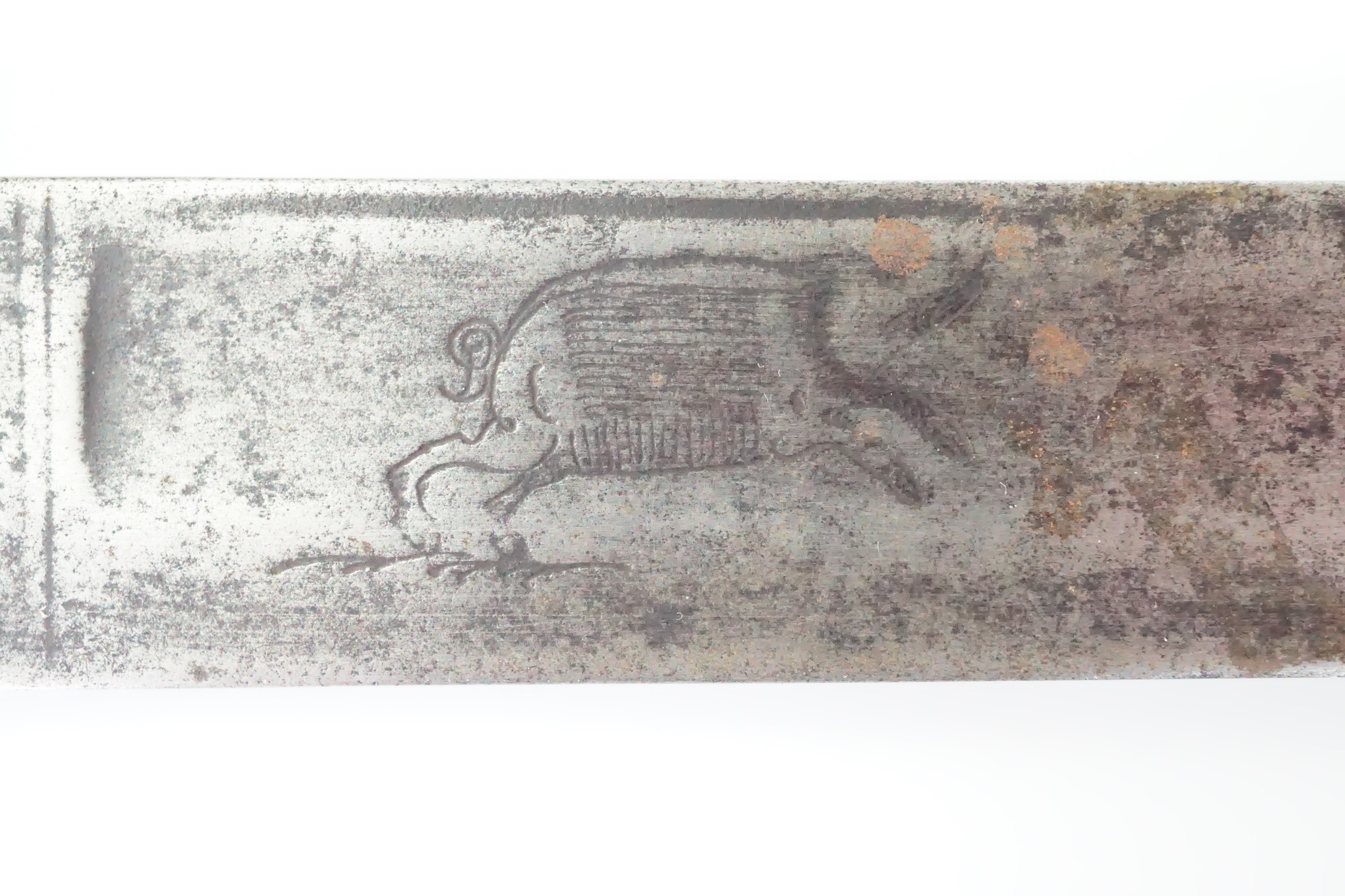 An early 18th Century Dutch hunting sword, having a tapering single-edged blade with broad fuller - Image 4 of 5