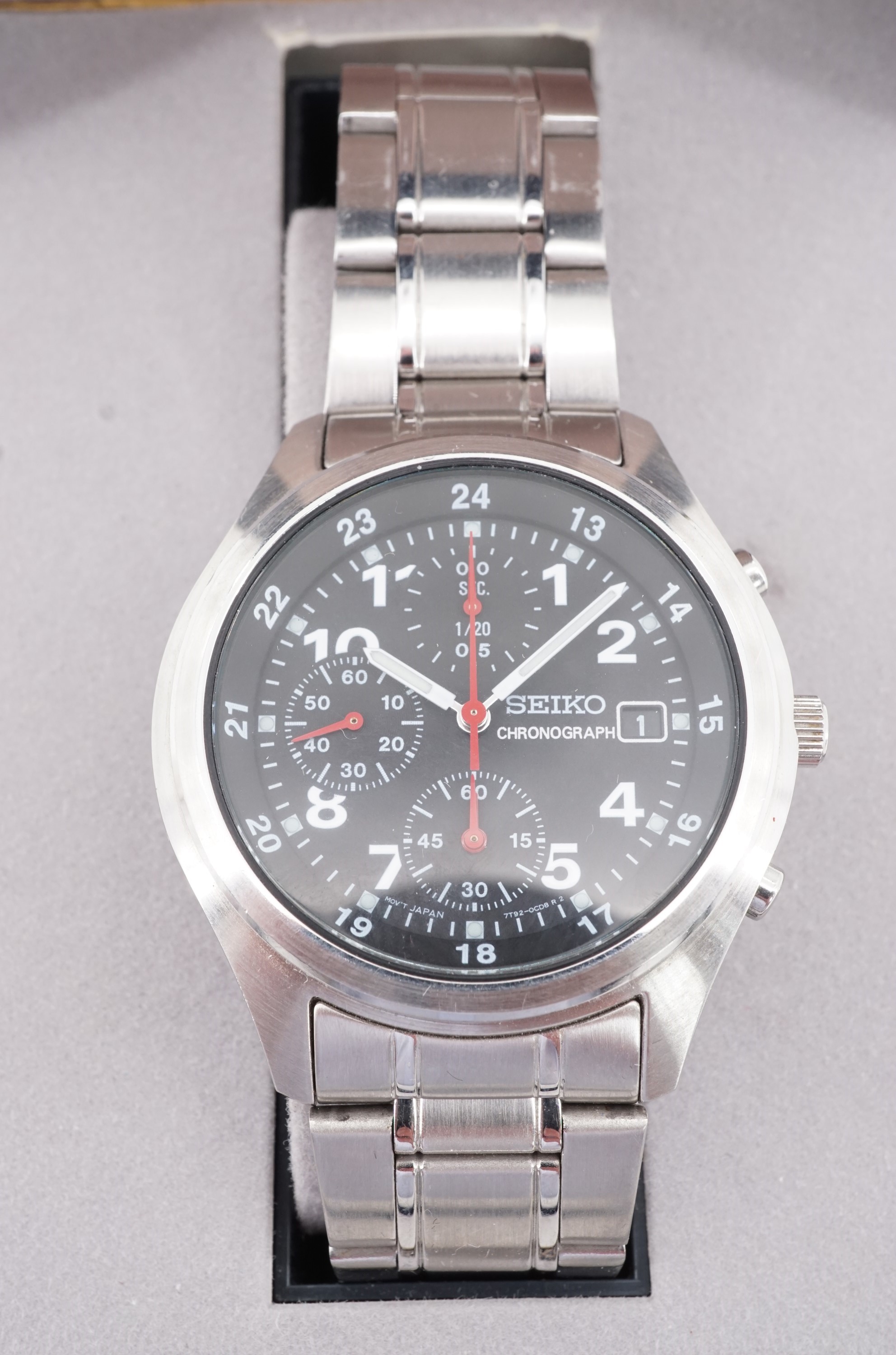 A Seiko Chronograph quartz wrist watch, SND225P1, cased with tag - Image 3 of 3