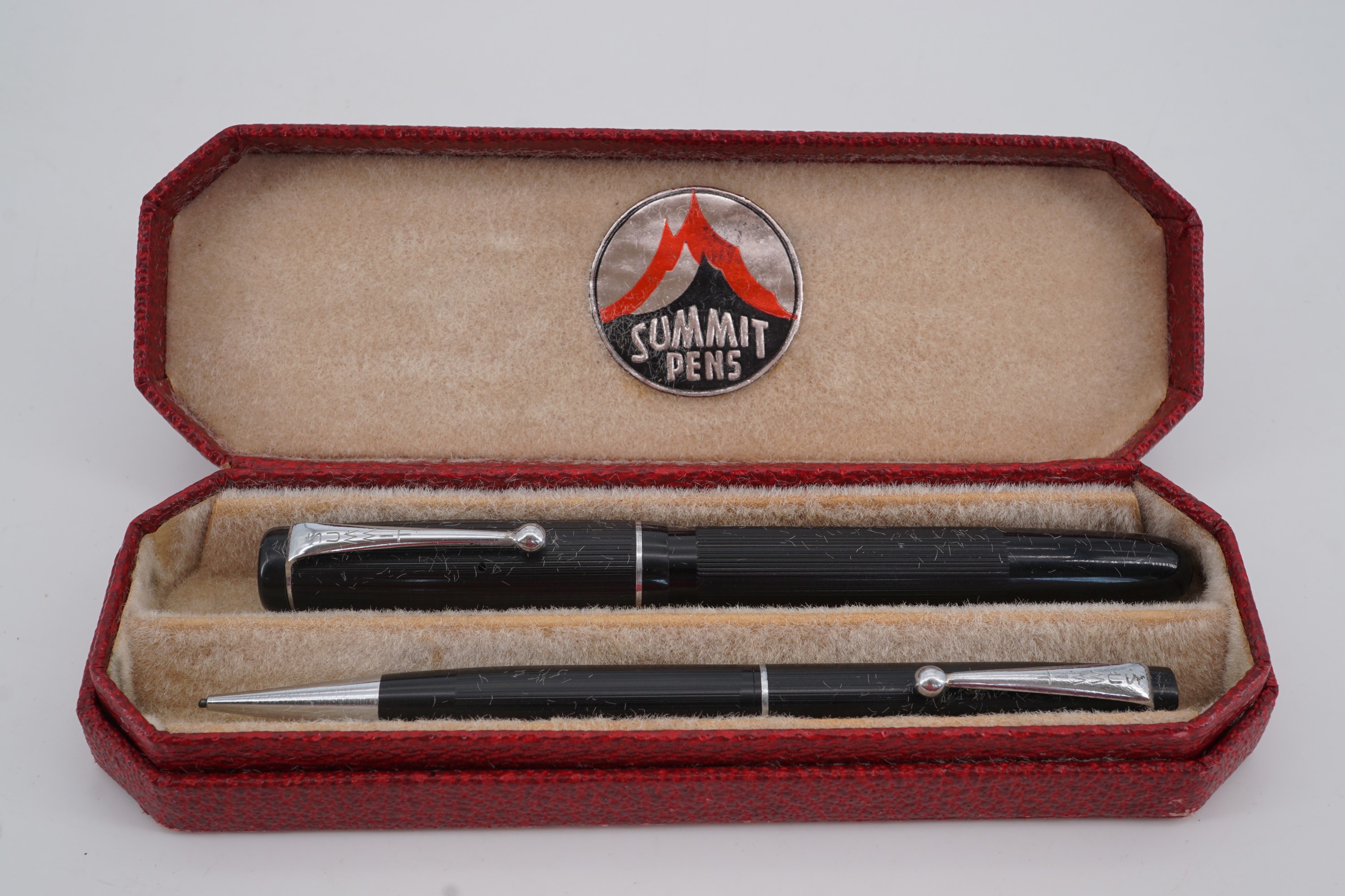 A 1920s cased Summit Cadet S100 fountain pen and propelling pencil set