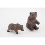 Two Yakumo / Hokkaido's style carved wooden bears, tallest 6.5 cm