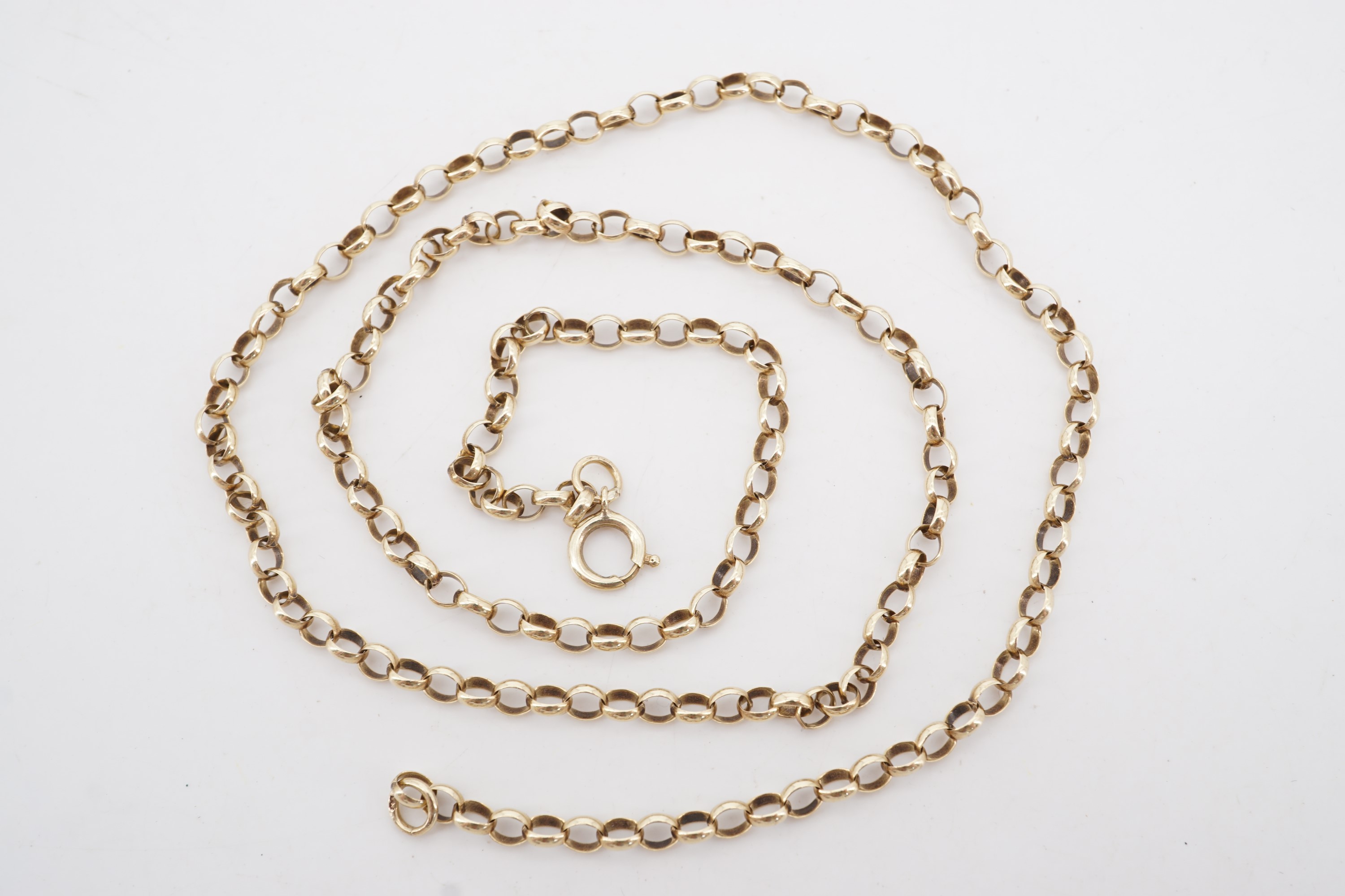 An antique yellow metal curb link neck chain, 55 cm, 8.4 g - Image 2 of 2