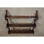 A late 20th Century small set of traditional mahogany wall-hanging plate shelves, 72 cm x 76 cm
