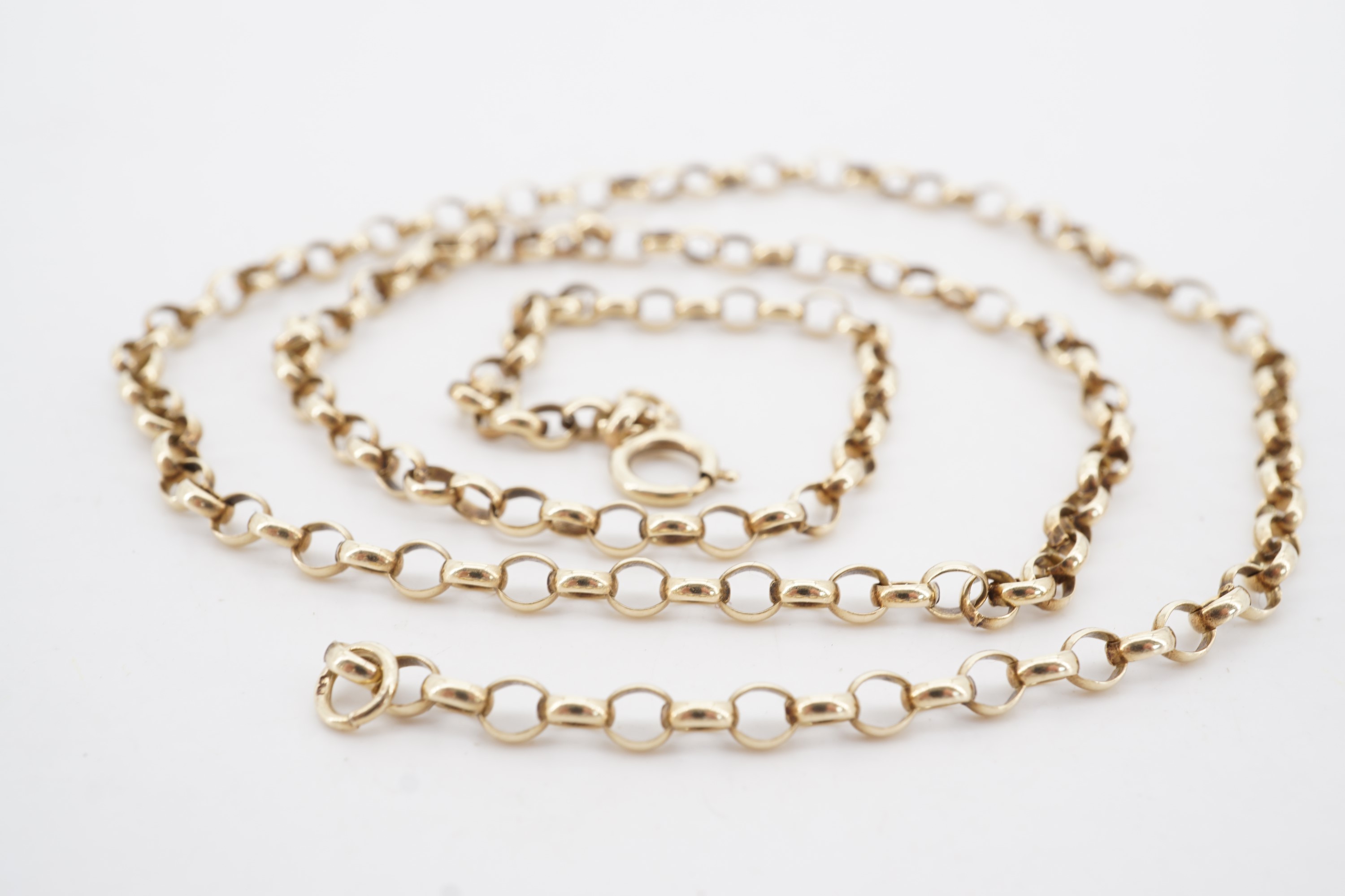 An antique yellow metal curb link neck chain, 55 cm, 8.4 g