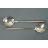 A pair of Edwardian silver salad servers, 26 cm, 119 g