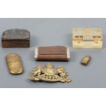 Sundry small collectors' items including a royal arms badge and similar printing block, a