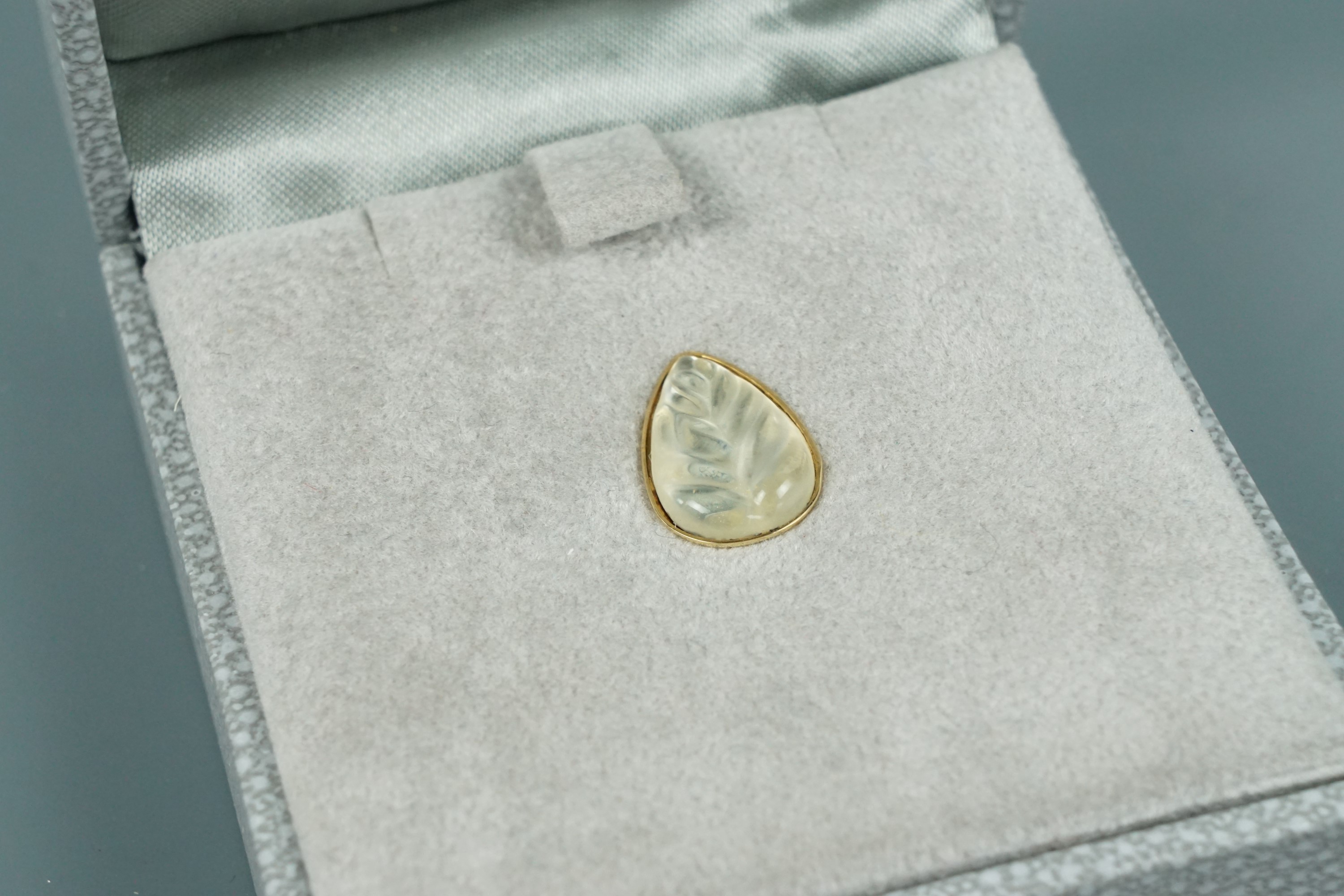 A Lalique crystal stud in the form of a leaf, gold plated, in original presentation box - Image 2 of 2