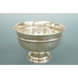 A George V silver footed bowl, maker's mark indistinct, Birmingham, 1912, 12.5 cm diameter, 8.5 cm
