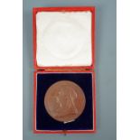 A Queen Victorian diamond jubilee cased commemorative bronze medallion, 5.5 cm
