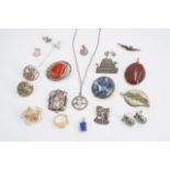 A quantity of silver and other jewellery including a Masonic pendant