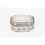 A late 17th / early 18th Century white metal snuff box, of rectangular section with canted corners