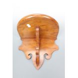 A mahogany wall bracket, 23 cm