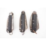 Three Second World War British army clasp knives