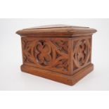 A late Victorian / Edwardian carved oak tobacco box with lead lining, 22 x 16 x 15 cm