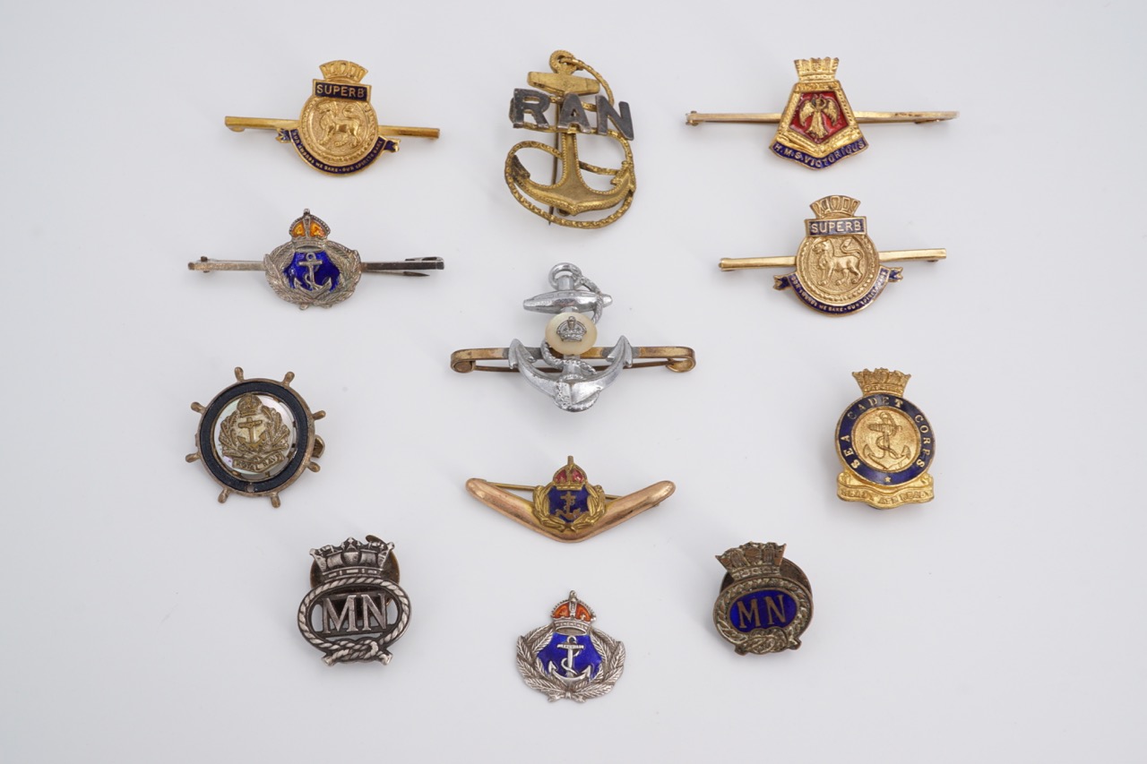 A quantity of naval sweetheart brooches etc