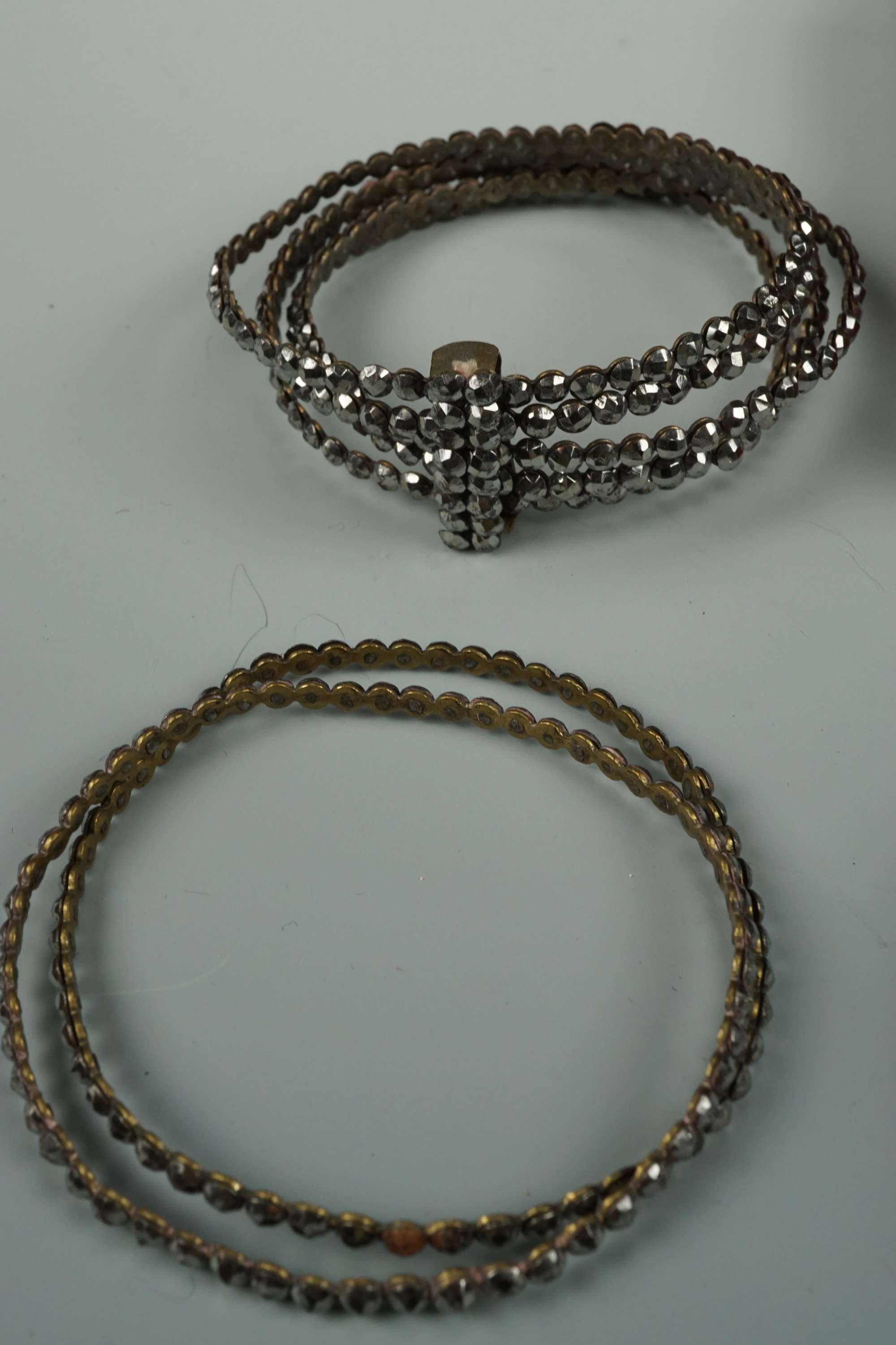 Antique cut steel jewellery parure, comprising pendant necklace, choker, bracelet, bangles, - Image 5 of 5