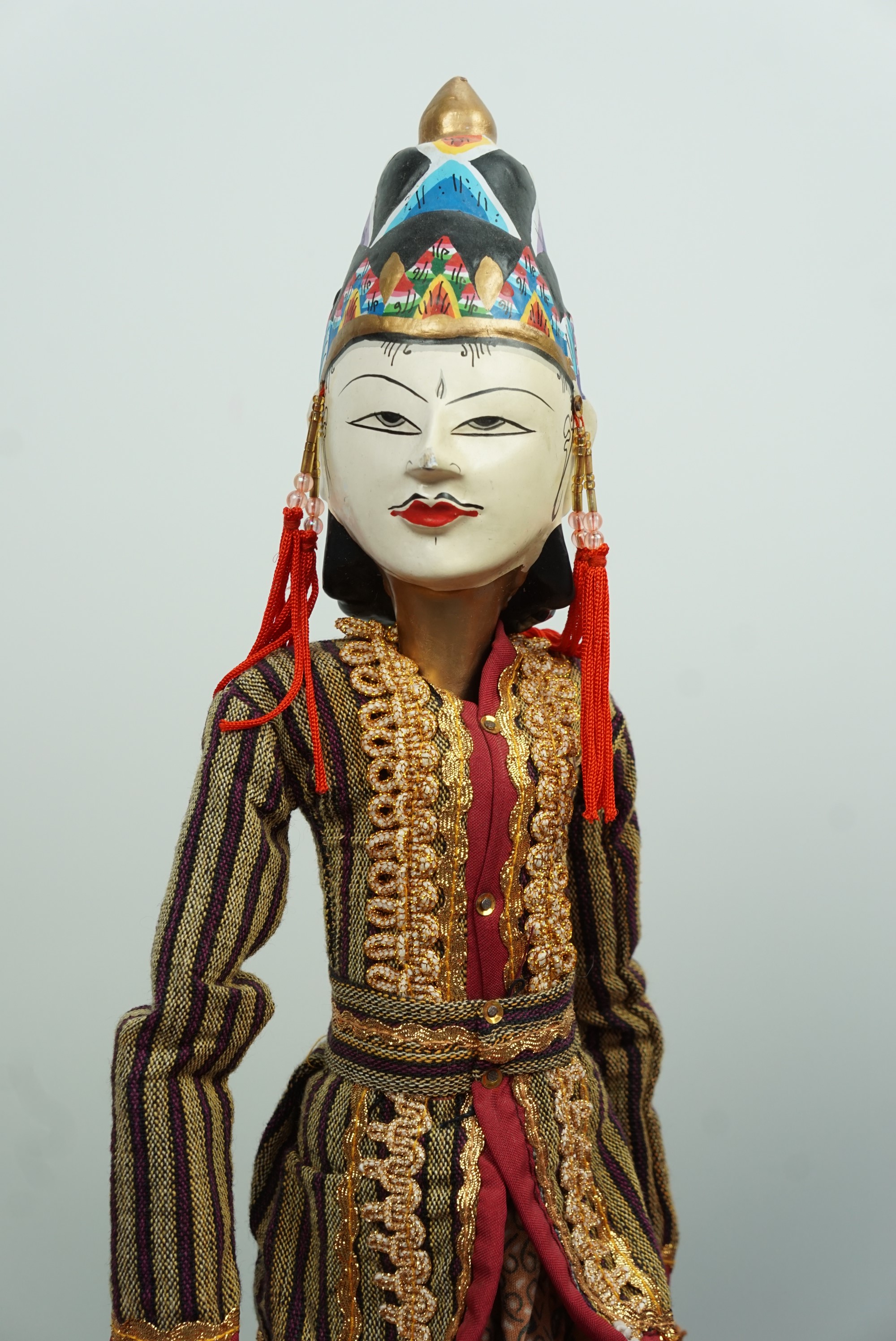 Three South Asian wooden dancing puppets, tallest 48 cm - Image 2 of 4