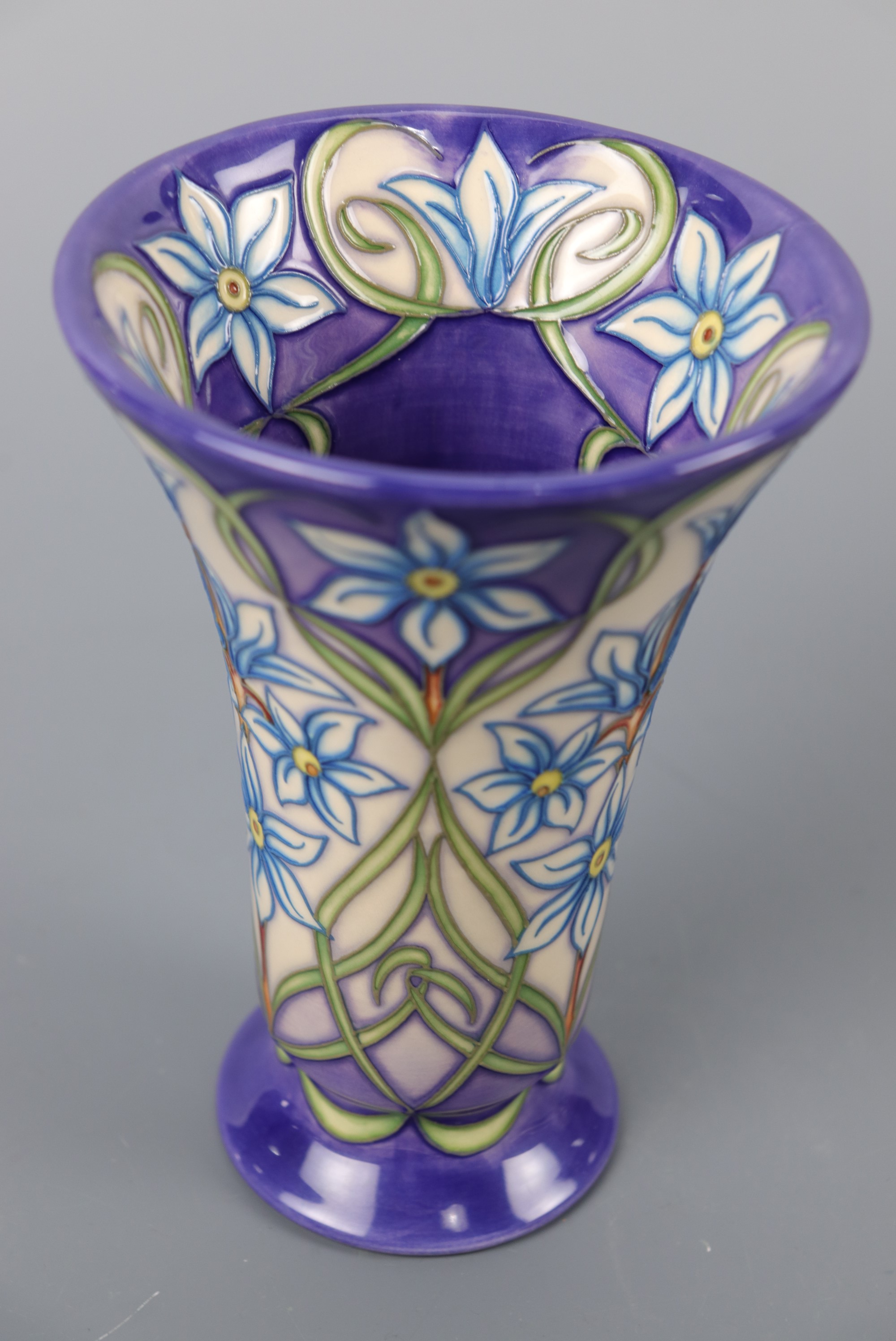A Moorcroft vase, Trial 10.4.62, 16 cm high - Image 3 of 4