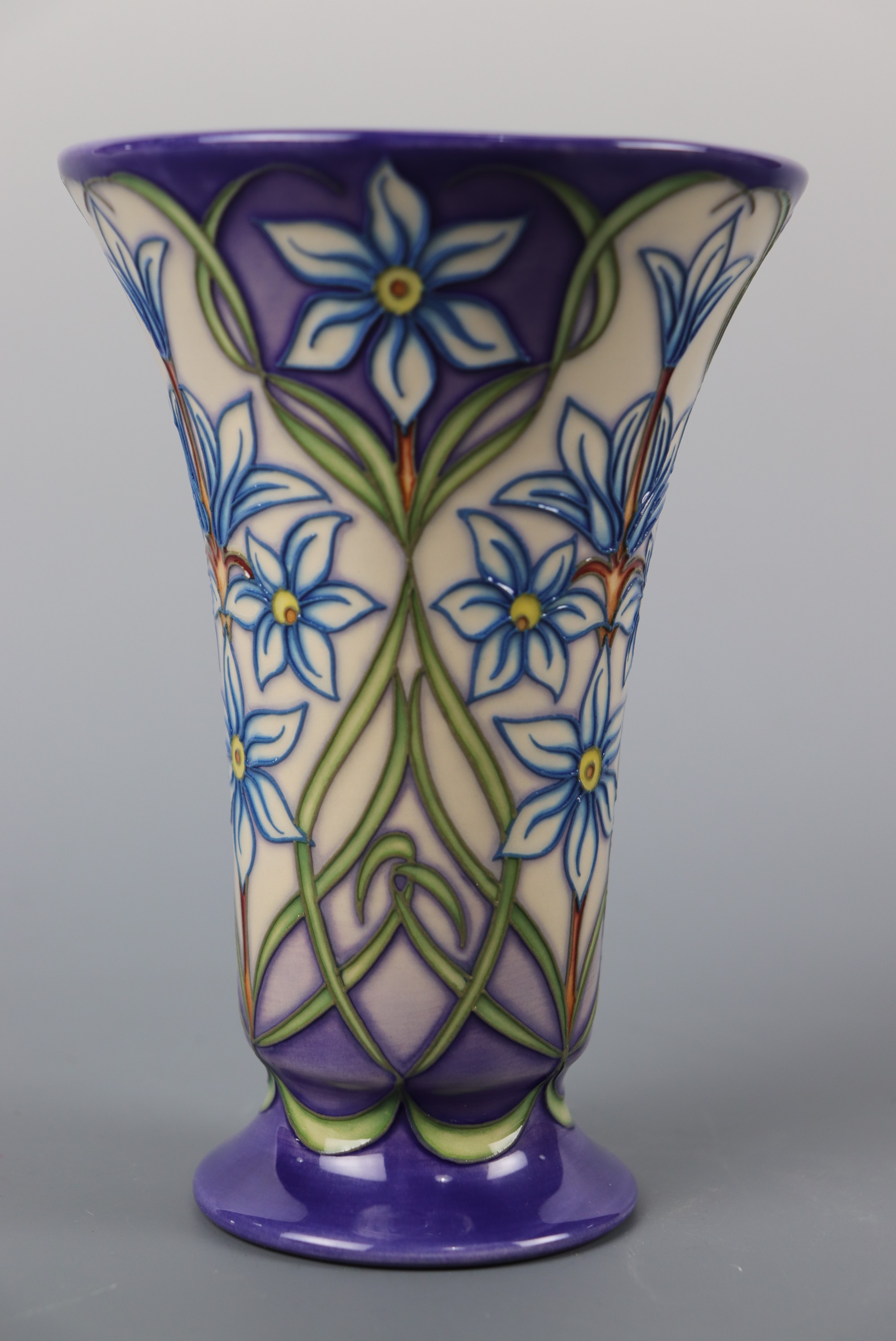 A Moorcroft vase, Trial 10.4.62, 16 cm high - Image 2 of 4