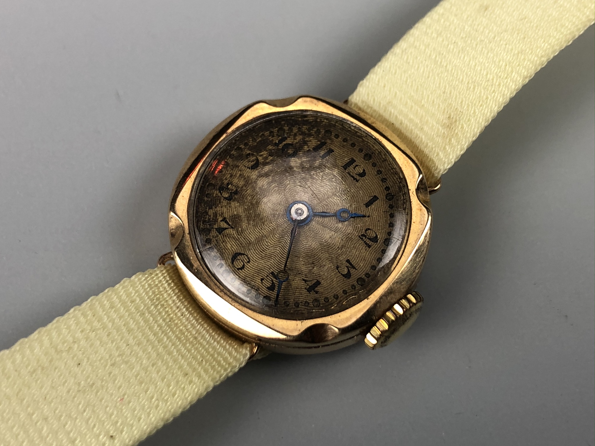 A 1920s lady's 9 ct gold cased Buren wristlet watch, [running]