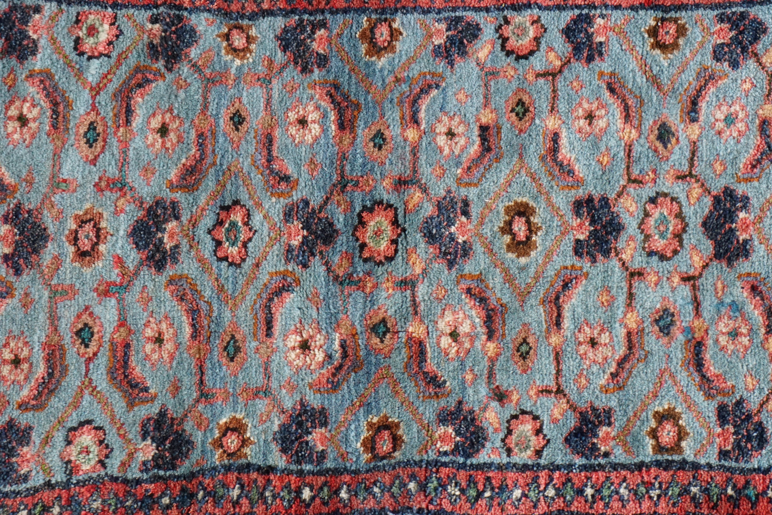 An oriental rug, 125 cm x 60 cm - Image 2 of 2