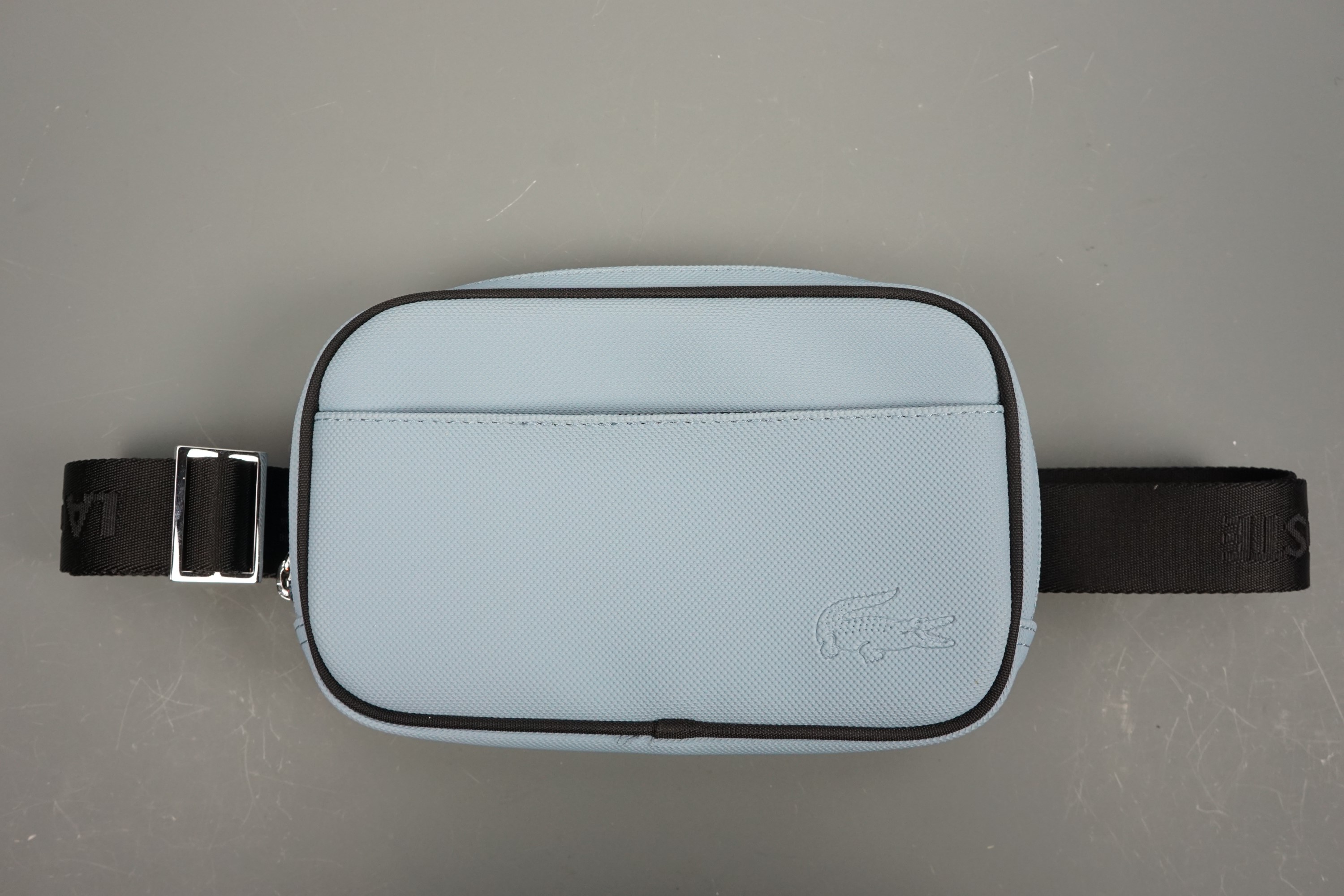 An "as new" unused Lacoste Classic II convertible clutch / hip / bum / waist / shoulder bag in - Image 2 of 2