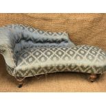 A Victorian chaise longue