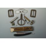 Collectors' items including an ES-EX cutthroat razor, pince nez, a Jew's harp, small brass spring