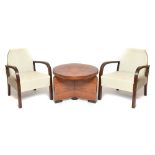 Lote de mesa y pareja de sillones estilo Art Deco en madera de nogal y roble, mediados del s.XX.