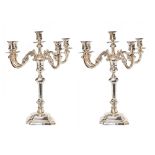 Pareja de candelabros desmontables de cinco luces en plata española, mediados del s.XX.