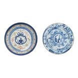 Lote de dos platos en porcelana china, segundo cuarto del s.XX.