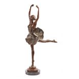 Escuela europea, fles. del s.XX. Bailarina. Escultura en bronce patinado.