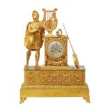 Reloj de sobremesa francés Imperio en bronce dorado, primer tercio del s.XIX.