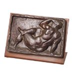 Manolo Hugué. Mujer sentada. Relieve en bronce.