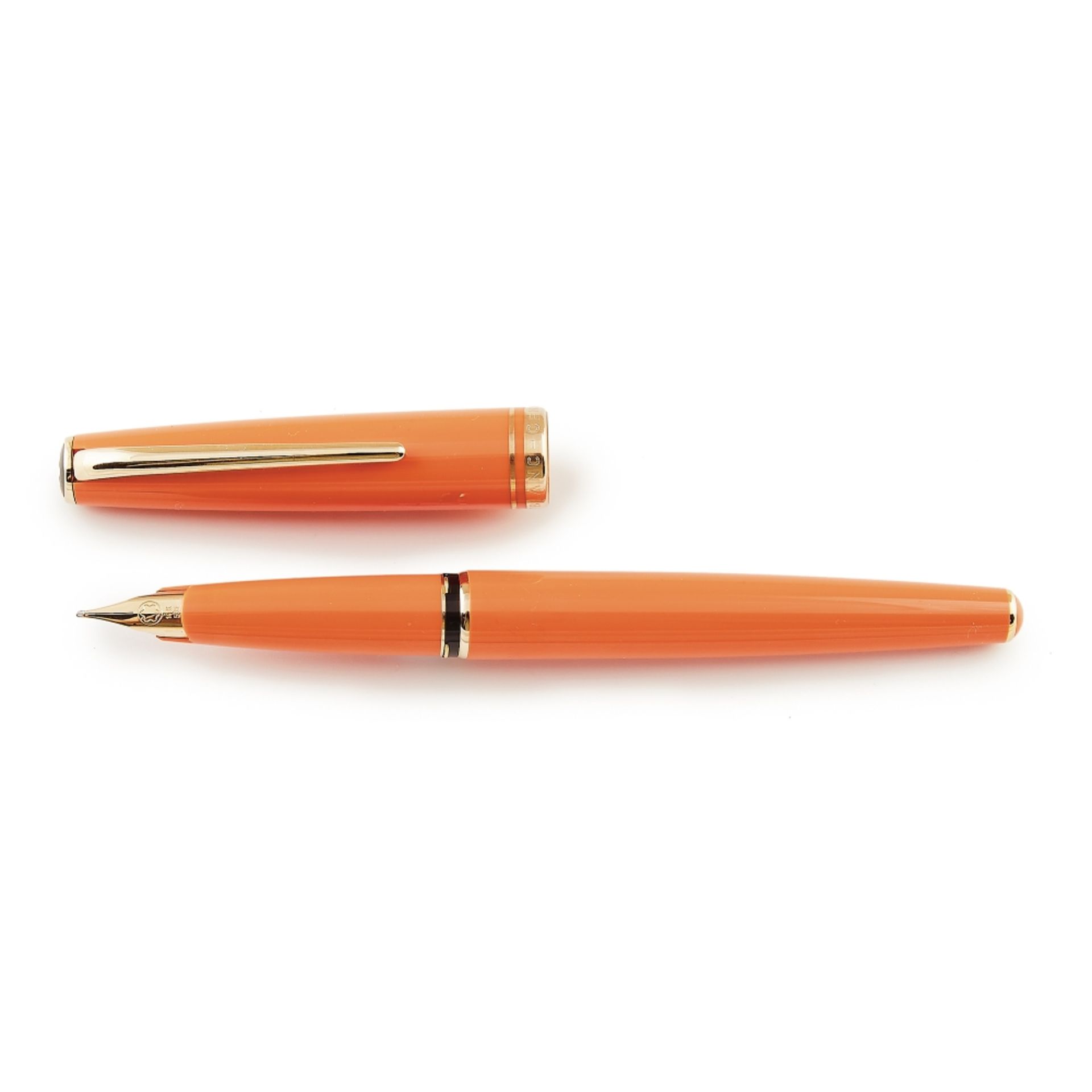 Pluma Montblanc "Generation" en resina naranja y plaqué oro, c.1990.