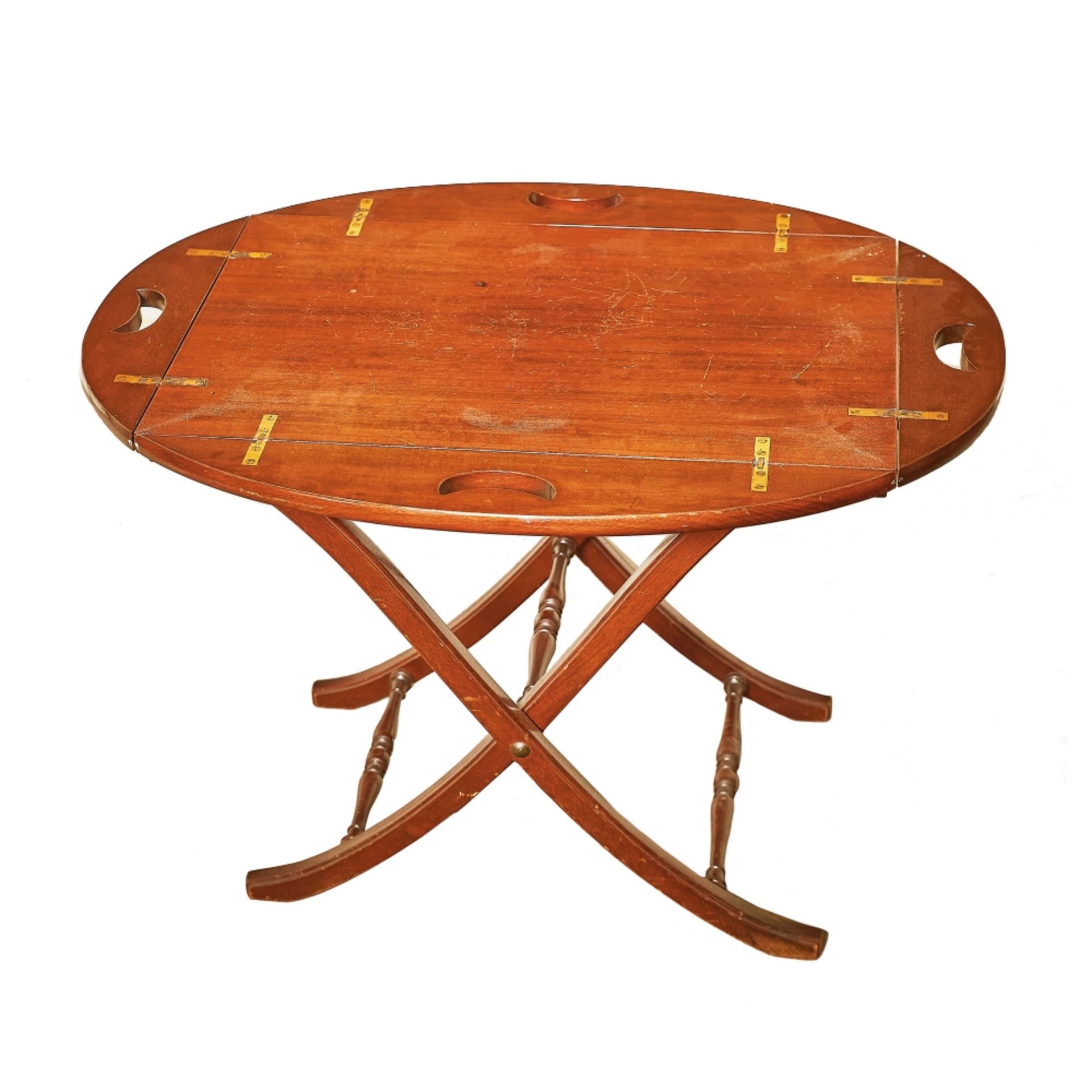 Mesa auxiliar oval con alas abatibles en madera de cedro, mediados del s.XX.