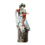 Mujer sobre grulla. Grupo en porcelana china, primer cuarto del s.XX.