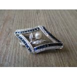 18ct White gold sapphire, diamond and pearl set brooch