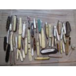 Large quantity of various steel bladed fruit knives and penknives