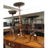 Early 20th Century mahogany wine table with a dish top on a turned pineapple design column and