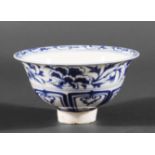 CHINESE BLUE AND WHITE FOOTED BOWL, Transitional or Kangxi style, a band of bianco sopra bianco