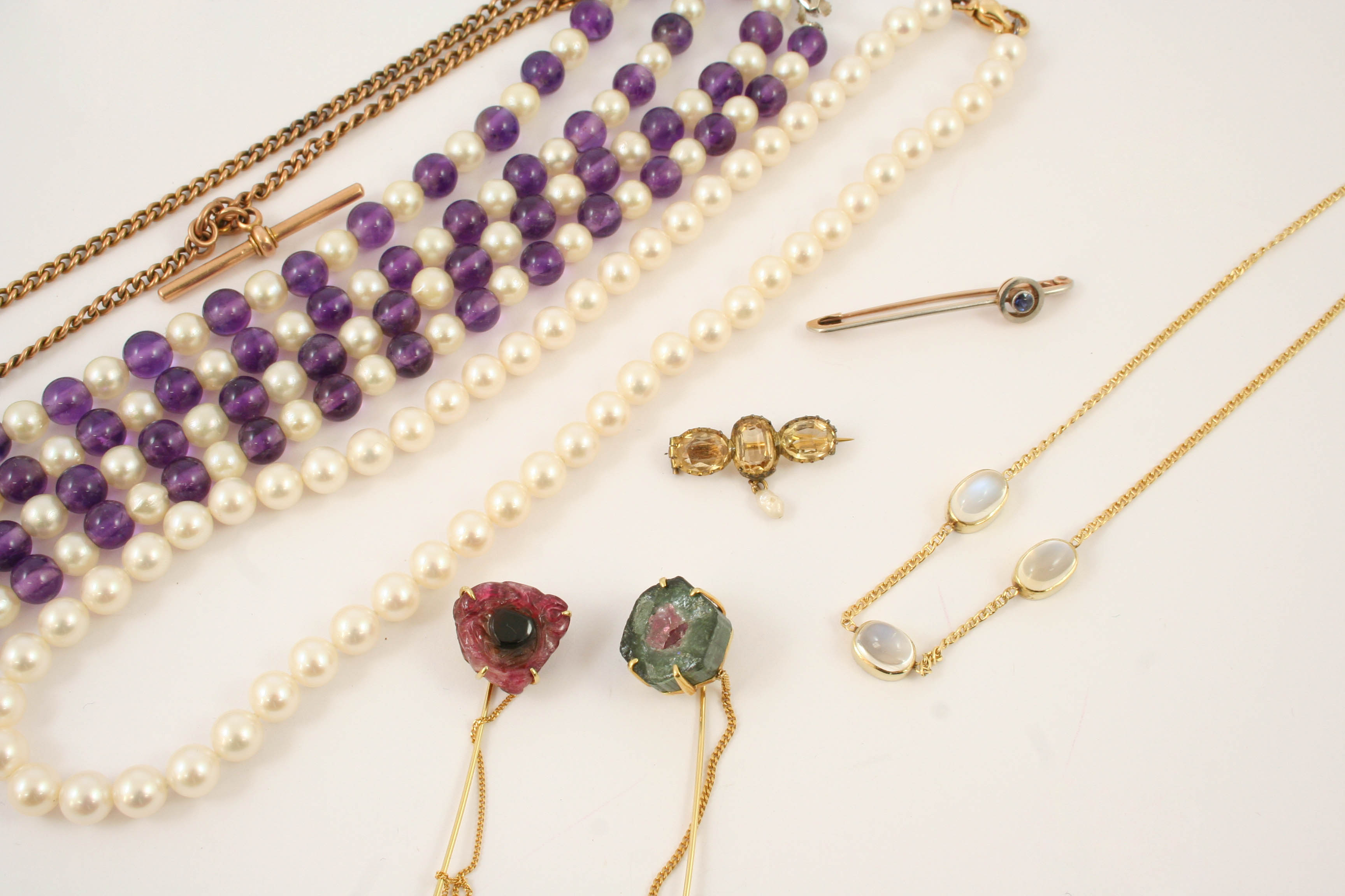 A QUANTITY OF JEWELLERY including a single row uniform cultured pearl necklace, an amethyst and