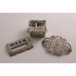 AN EDWARDIAN SILVER POTPOURRI BOX square with a pull-off cover, cast & pierced with a well-dressed