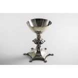 AN EARLY 20TH CENTURY HANDMADE CHALICE:- An early 20th century handmade chalice, Gothic in style