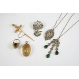 A QUANTITY OF JEWELLERY including a gold and pearl set dagger brooch, a citrine and gold brooch, a