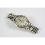 A GENTLEMAN'S STAINLESS STEEL AUTOMATIC CHRONOMETER CONSTELLATION WRISTWATCH BY OMEGA the signed