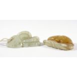CHINESE CELADON JADE FINGER CITRON PENDANT, length 6cm; together with a an russet and celadon
