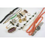 A QUANTITY OF JEWELLERY including a lava cameo bracelet (damaged), a jade and gold bracelet, two