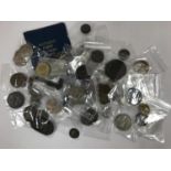 A MIXED COLLECTION OF WORLD AND UK COINS. A quantity of world and UK coins to include a William