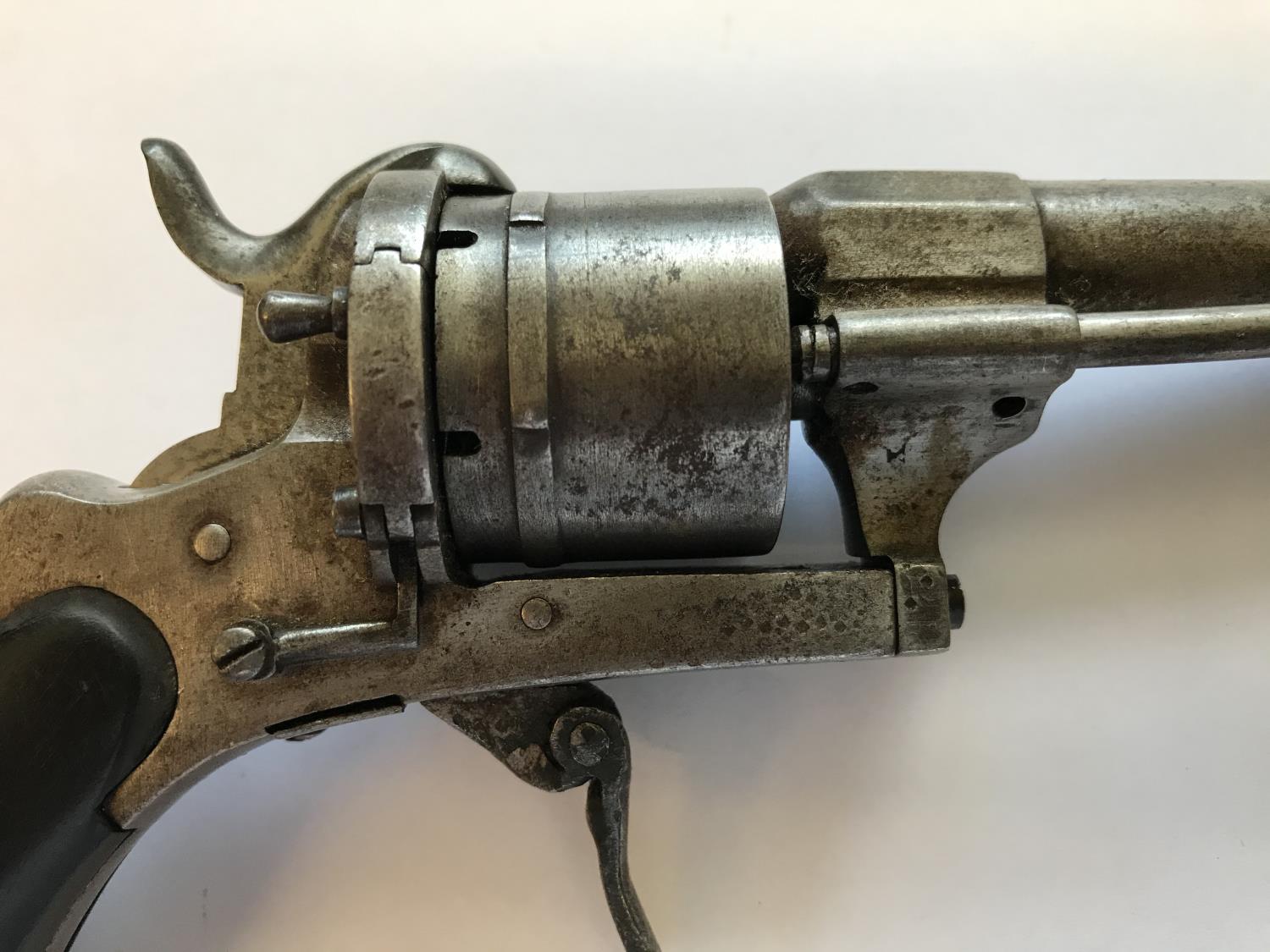 A CONTINENTAL PIN FIRE REVOLVER. A continental revolver with an 8.5cm barrel, six shot revolving - Image 3 of 3