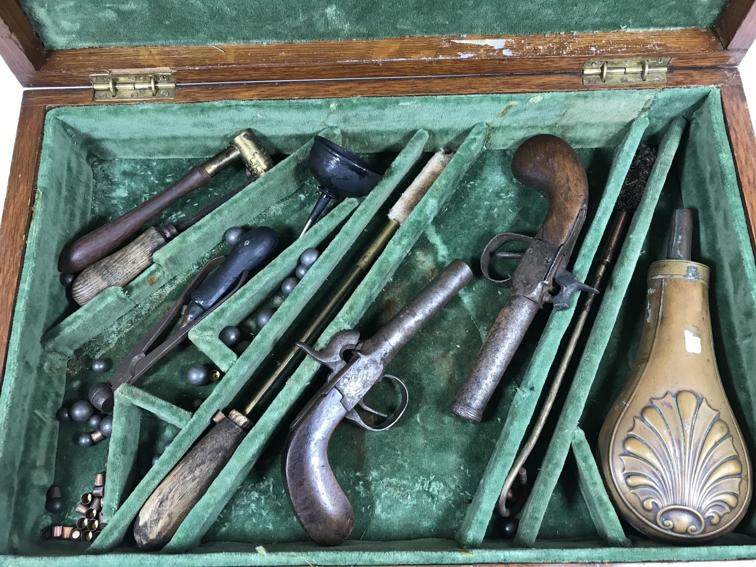 TWO SIMILAR SMALL PERCUSSION CAP PISTOLS. Two Belgian percussion cap pistols with rounded barrels, - Image 3 of 3